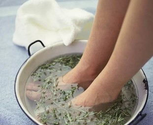 Herbs from fungus on your feet